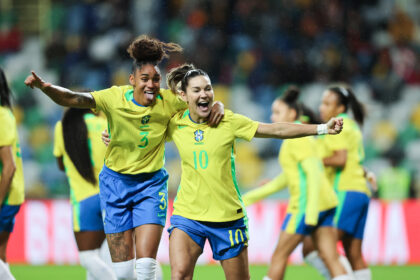selecao-feminina-da-show,-goleia-portugal-por-5-a-0-e-encerra-o-ano-com-atuacao-de-gala