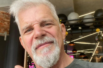 “nos-salvou”:-raul-gazolla-revela-que-familia-foi-sustentada-por-trabalho-erotico-da-enteada