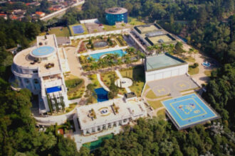 maior-mansao-do-brasil-e-de-apresentadora,-tem-17-mil-metros-quadrados-e-vale-r$-1-bilhao