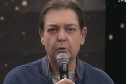 apos-problemas-de-saude,-faustao-surge-em-foto-de-natal-ao-lado-do-filho-joao-silva