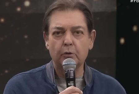 apos-problemas-de-saude,-faustao-surge-em-foto-de-natal-ao-lado-do-filho-joao-silva