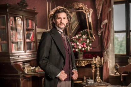 ator-da-globo-e-da-netflix,-thierry-tremouroux,-morre-aos-65-anos