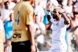 santos-estreia-no-paulistao-com-virada-emocionante-e-gol-de-gabigol