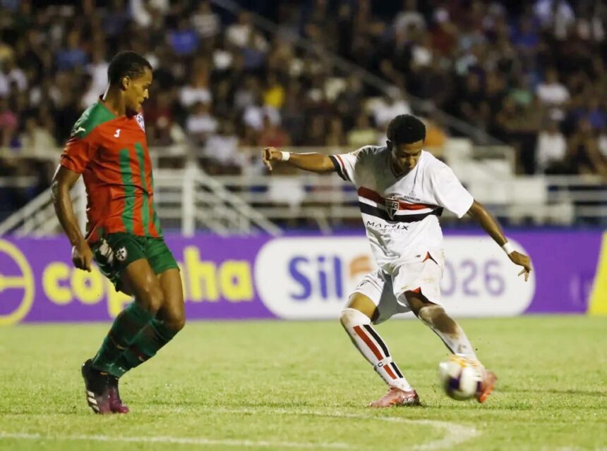 sao-paulo-vence-portuguesa-por-2-a-0-e-garante-vaga-na-proxima-fase-da-copinha