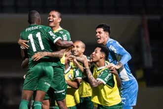 palmeiras-avanca-na-copinha-em-jogo-eletrizante-e-polemico-nos-penaltis-contra-o-vitoria