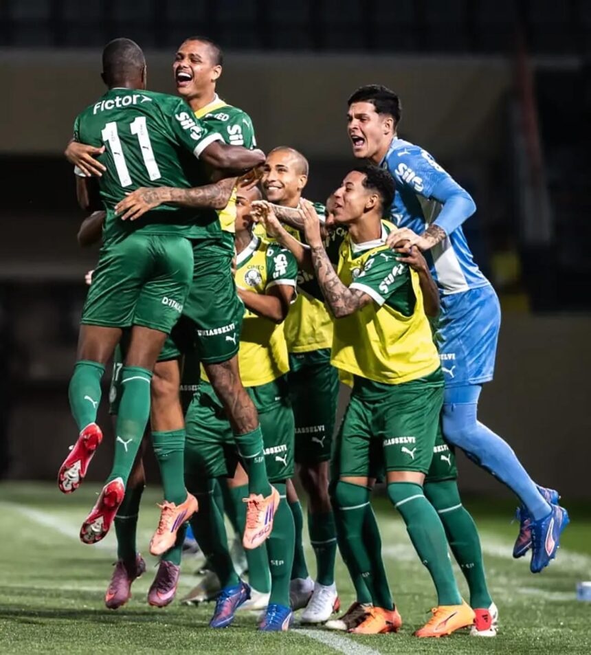 palmeiras-avanca-na-copinha-em-jogo-eletrizante-e-polemico-nos-penaltis-contra-o-vitoria