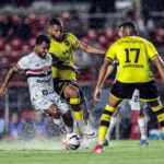 sao-paulo-supera-turbulencia-com-vitoria-suada-no-morumbis