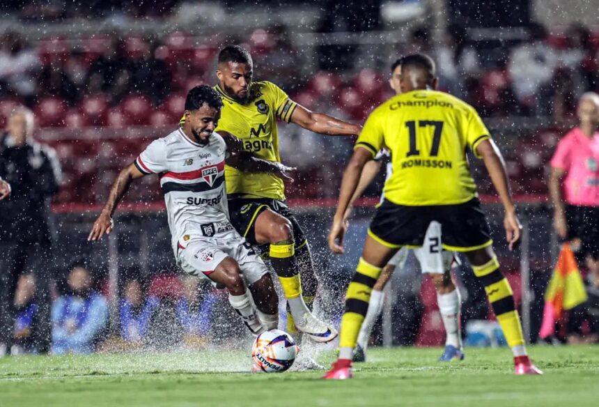 sao-paulo-supera-turbulencia-com-vitoria-suada-no-morumbis