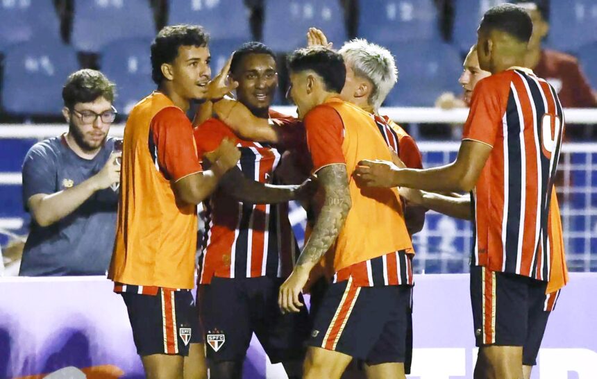 sao-paulo-vence-rb-bragantino-nos-penaltis-e-garante-vaga-nas-quartas-da-copinha