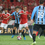internacional-vence-gre-nal-de-virada-e-mantem-lideranca-no-gauchao