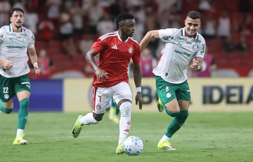 palmeiras-vence-internacional-por-3-a-1-e-assume-a-lideranca-do-brasileirao