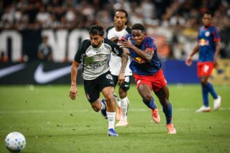 corinthians-vence-red-bull-bragantino-e-conquista-primeira-vitoria-no-brasileirao