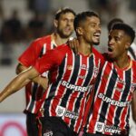 sao-paulo-vence-ponte-preta-e-garante-vaga-nas-quartas-do-paulistao