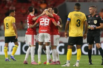 internacional-goleia-o-ypiranga-e-garante-vaga-na-final-do-gauchao