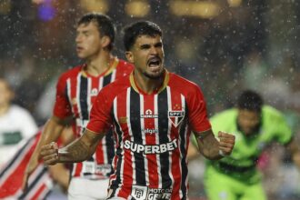 sao-paulo-vence-o-coritiba-com-time-reserva-no-brasileirao