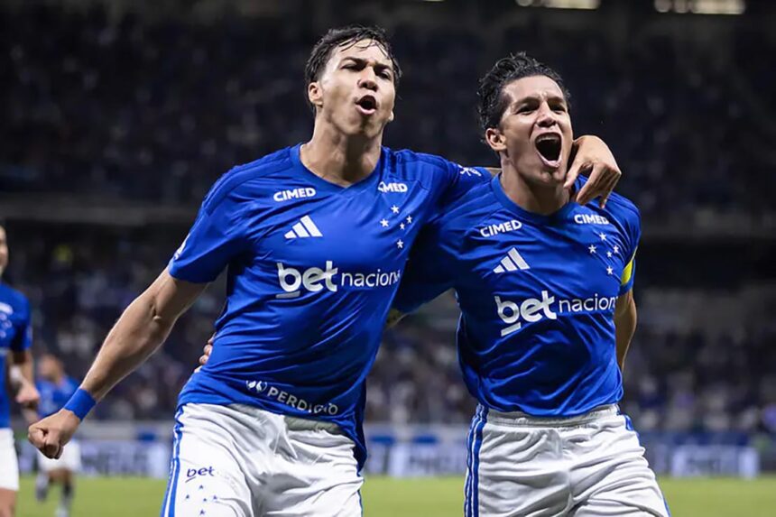 cruzeiro-garante-vaga-na-final-do-mineirao-com-gol-nos-acrescimos