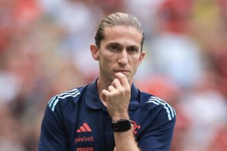 flamengo-demite-filipe-luis-apesar-de-goleada-e-historico-vencedor