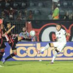 vitoria-vence-atletico-mg-no-barradao;-galo-se-aproxima-da-z4