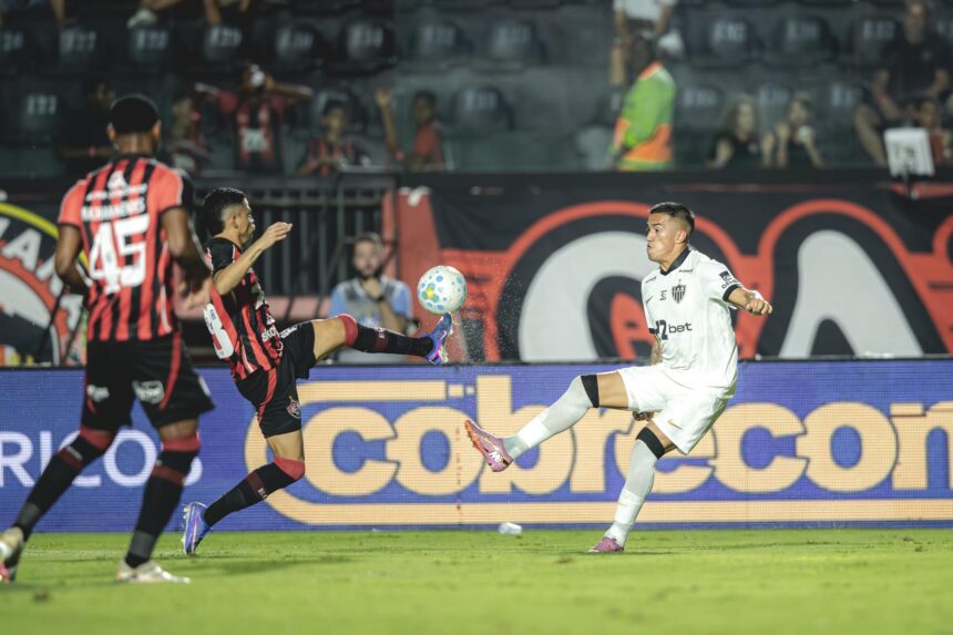 vitoria-vence-atletico-mg-no-barradao;-galo-se-aproxima-da-z4
