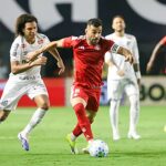 internacional-conquista-primeira-vitoria-no-brasileirao-sobre-santos-de-neymar