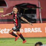 vitoria-goleia-athletico-pr-no-barradao-e-avanca-as-quartas-de-final-da-copa-do-brasil